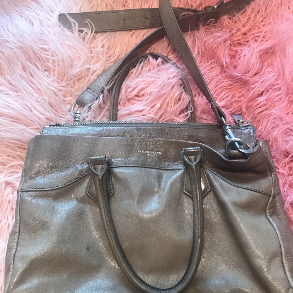 Lesbekind crossbody